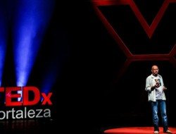 Instituto Dimicuida - O perigo dos jogos e desafios de internet - TEDxFortaleza